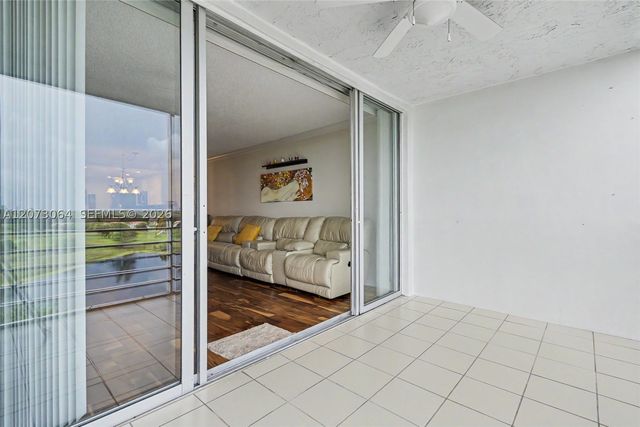 3090 N Course Dr 709, Pompano Beach, FL 33069