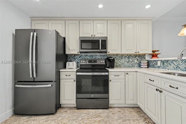 3090 N Course Dr 709, Pompano Beach, FL 33069