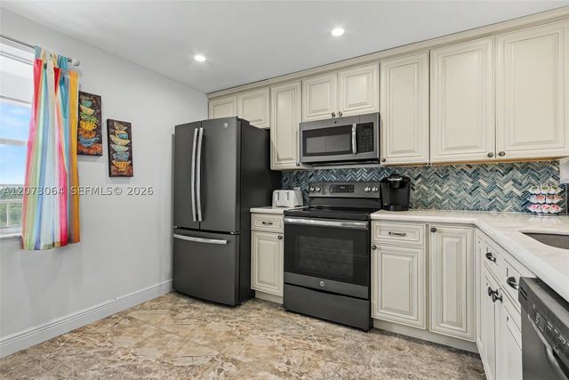3090 N Course Dr 709, Pompano Beach, FL 33069
