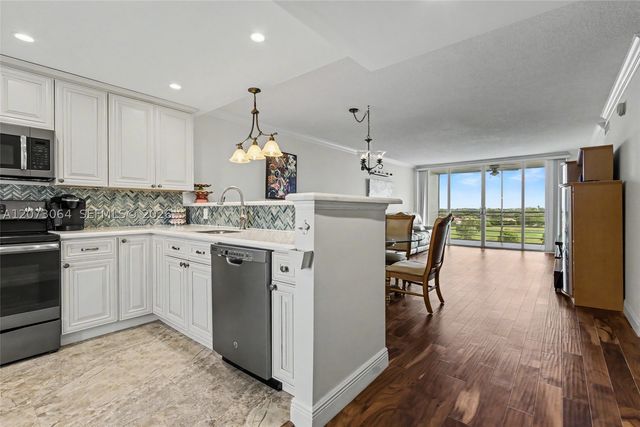 3090 N Course Dr 709, Pompano Beach, FL 33069