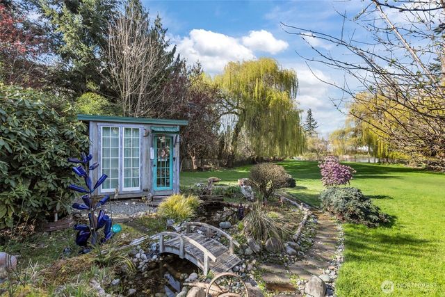 17050 70th Avenue NE, Kenmore, WA 98028