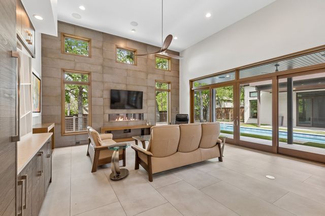 548 Oak Grove Lane, Coppell, TX 75019