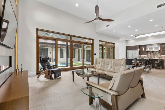 548 Oak Grove Lane, Coppell, TX 75019