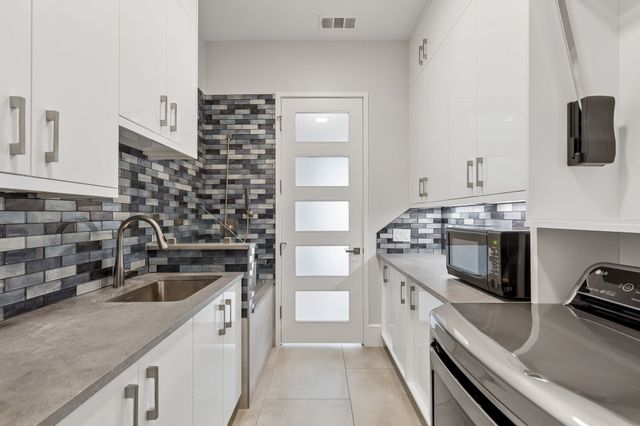 548 Oak Grove Lane, Coppell, TX 75019