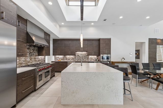 548 Oak Grove Lane, Coppell, TX 75019