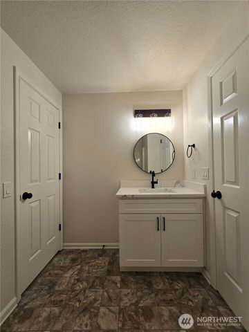 18713 67th Place NE, Kenmore, WA 98028