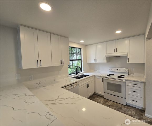 18713 67th Place NE, Kenmore, WA 98028