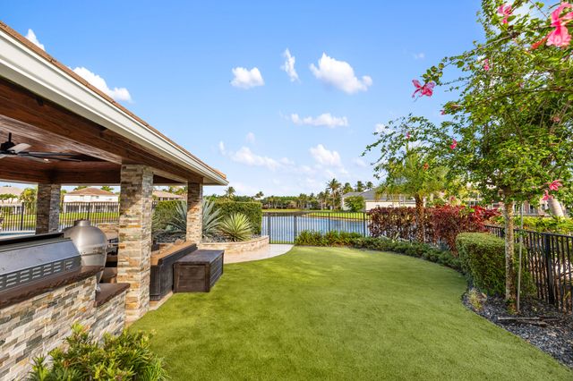 19132 Streamside Court, Boca Raton, FL 33498