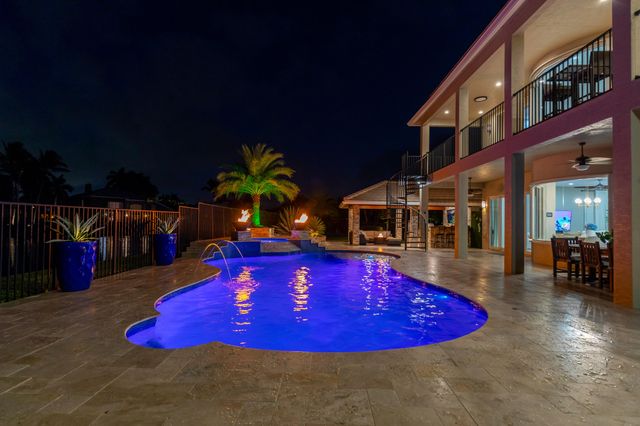 19132 Streamside Court, Boca Raton, FL 33498