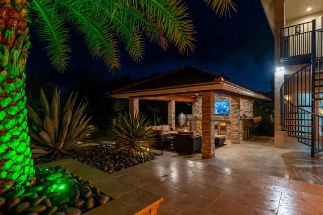 19132 Streamside Court, Boca Raton, FL 33498