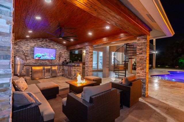 19132 Streamside Court, Boca Raton, FL 33498