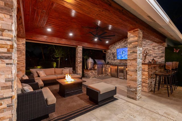 19132 Streamside Court, Boca Raton, FL 33498