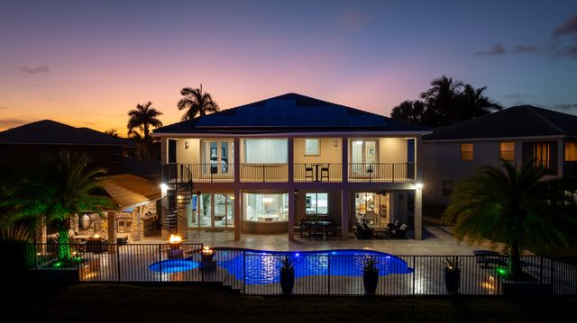 19132 Streamside Court, Boca Raton, FL 33498