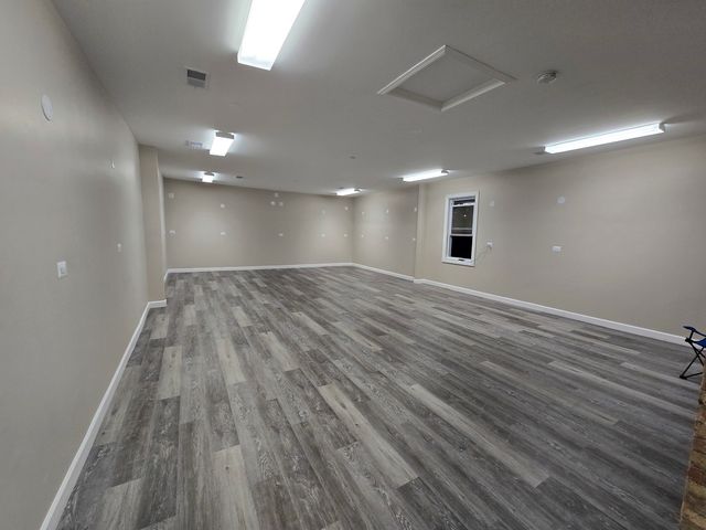 445 S Des Plaines River Road, Des Plaines, IL 60016