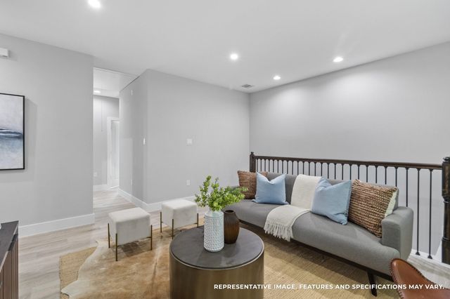 825 Paul Quinn Street E, Houston, TX 77091