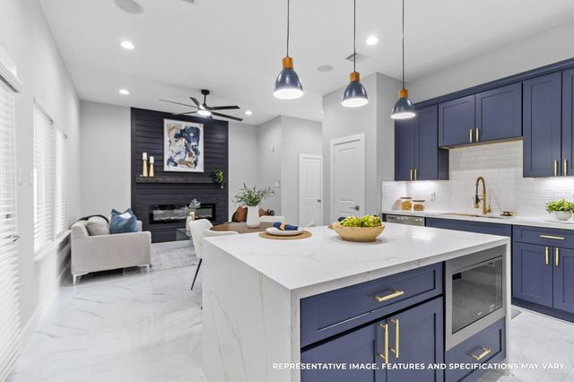 825 Paul Quinn Street E, Houston, TX 77091