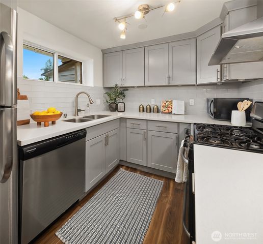 5702 239th Place SW, Mountlake Terrace, WA 98043