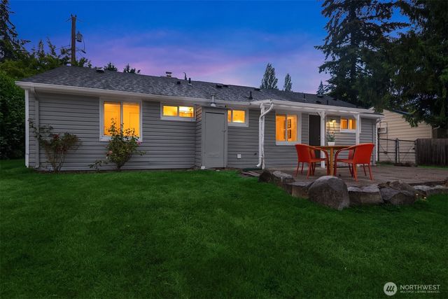 5702 239th Place SW, Mountlake Terrace, WA 98043
