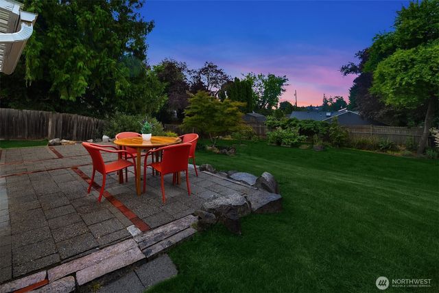 5702 239th Place SW, Mountlake Terrace, WA 98043