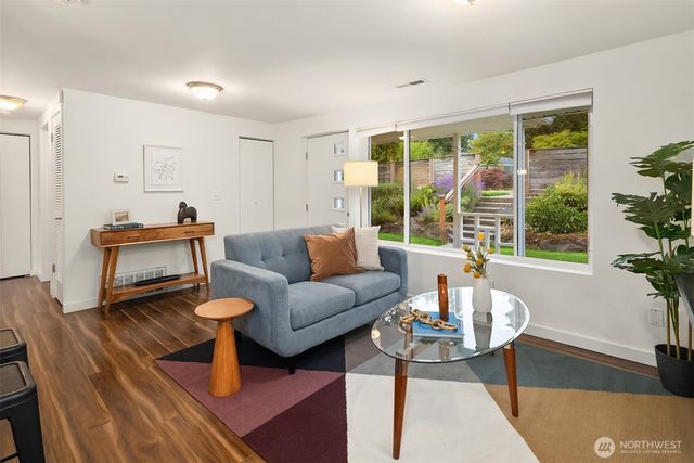 5702 239th Place SW, Mountlake Terrace, WA 98043