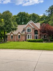 244 Indian Trail, Lake Orion, MI 48362