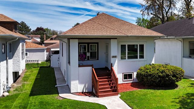 3715 Clinton Avenue, Berwyn, IL 60402