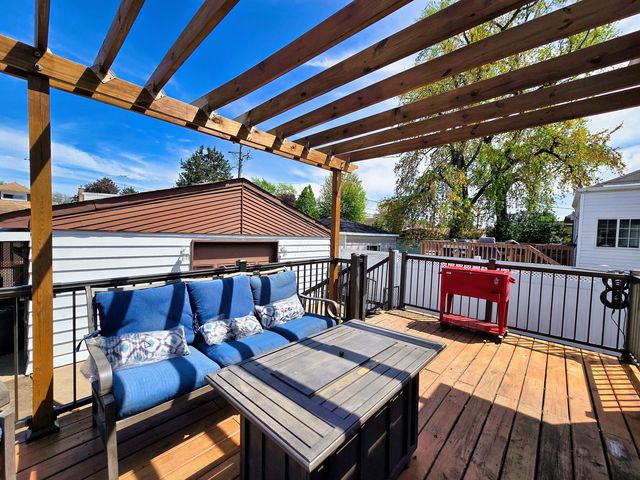 3715 Clinton Avenue, Berwyn, IL 60402