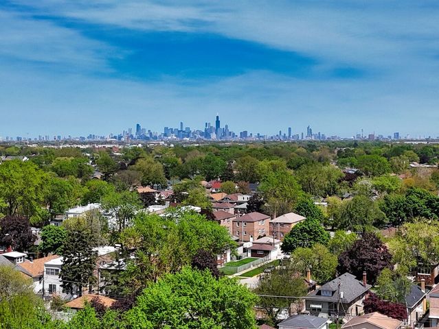 3715 Clinton Avenue, Berwyn, IL 60402