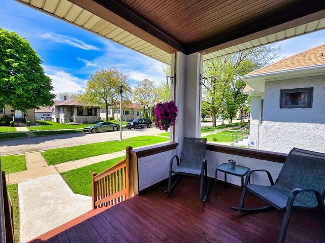 3715 Clinton Avenue, Berwyn, IL 60402