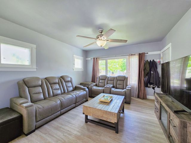3715 Clinton Avenue, Berwyn, IL 60402