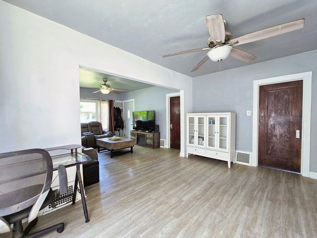 3715 Clinton Avenue, Berwyn, IL 60402