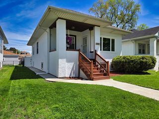 3715 Clinton Avenue, Berwyn, IL 60402