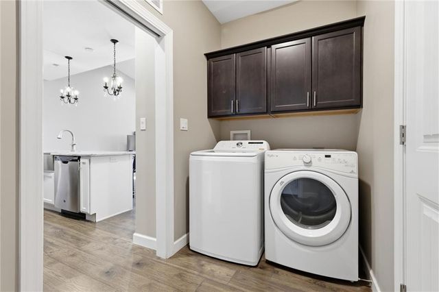 2705 Chasehire Drive, Lawrence, KS 66046