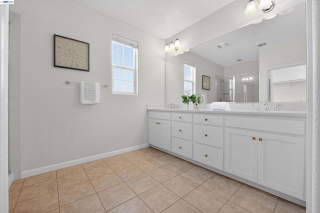 1005 S Fowler Ln, Mountain House, CA 95391