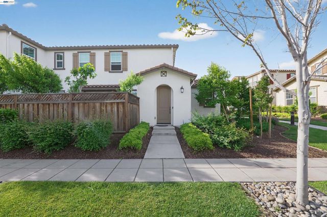 1005 S Fowler Ln, Mountain House, CA 95391