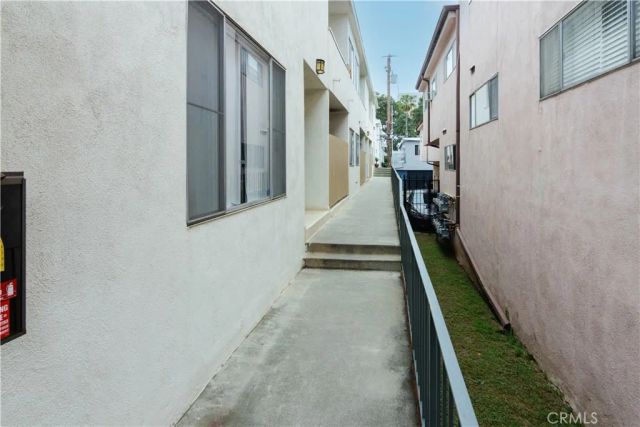 1122 9th Street 2, Santa Monica, CA 90403