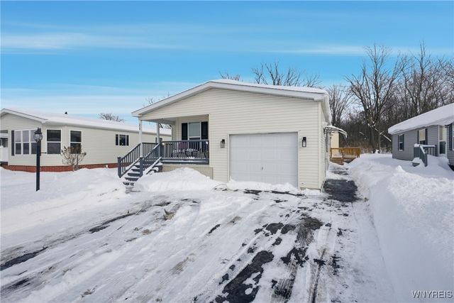 5455 Southwestern Boulevard 21, Hamburg, NY 14075