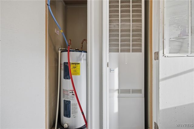 5455 Southwestern Boulevard 21, Hamburg, NY 14075