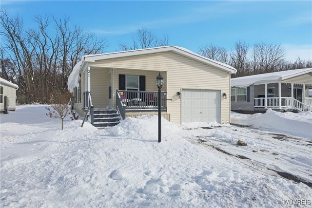 5455 Southwestern Boulevard 21, Hamburg, NY 14075