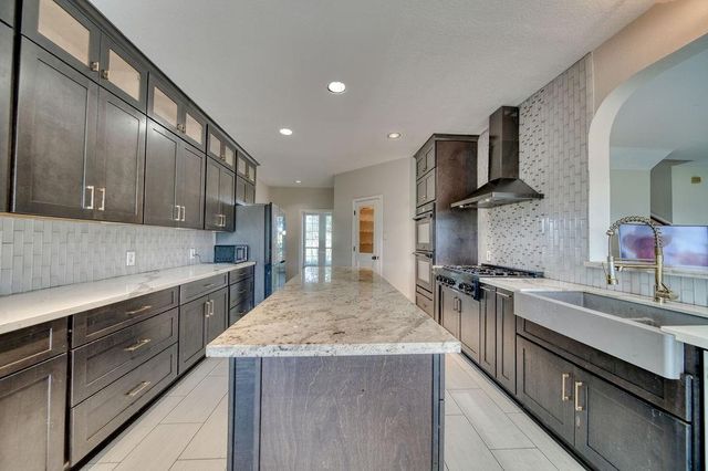 9606 Oakland Lake Way, Missouri City, TX 77459