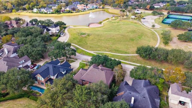 9606 Oakland Lake Way, Missouri City, TX 77459