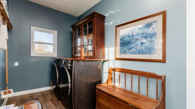 1953 Horns Hill Road NE, Newark, OH 43055