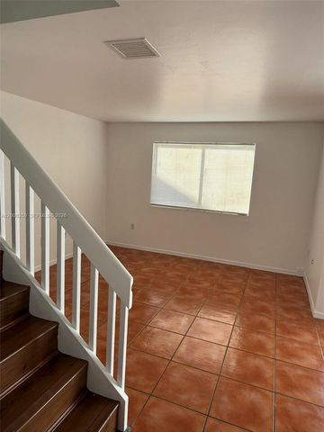 6235 SW Kendale Lakes Cir 239, Miami, FL 33183