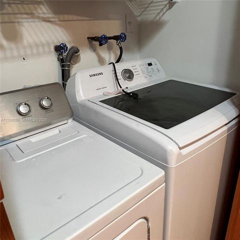 6235 SW Kendale Lakes Cir 239, Miami, FL 33183