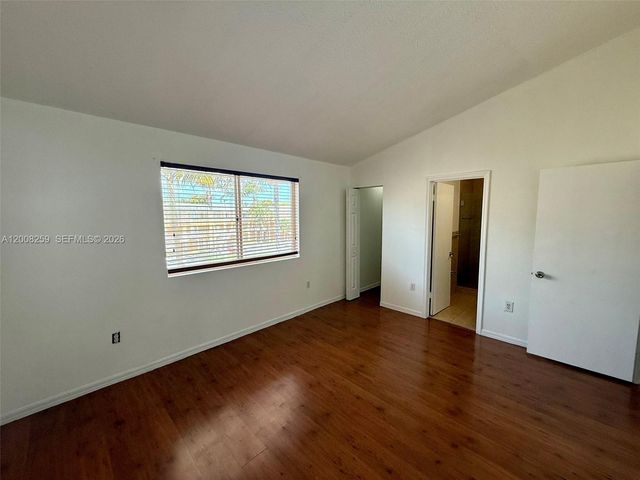 6235 SW Kendale Lakes Cir 239, Miami, FL 33183