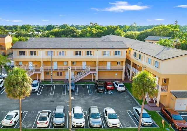 6235 SW Kendale Lakes Cir 239, Miami, FL 33183