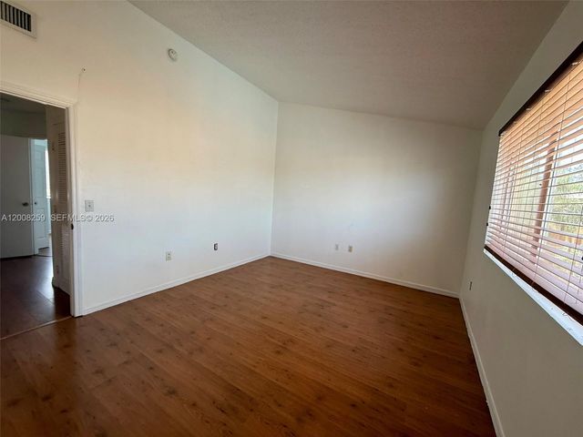 6235 SW Kendale Lakes Cir 239, Miami, FL 33183