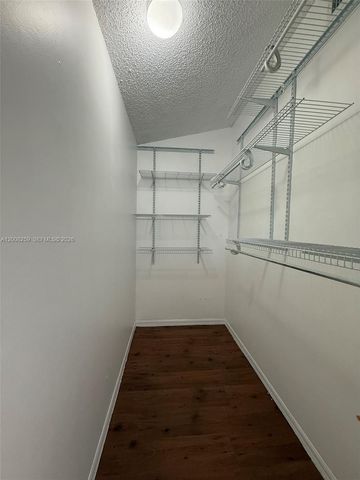 6235 SW Kendale Lakes Cir 239, Miami, FL 33183