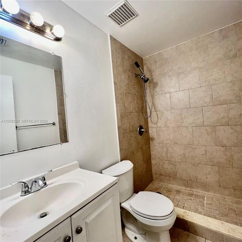 6235 SW Kendale Lakes Cir 239, Miami, FL 33183