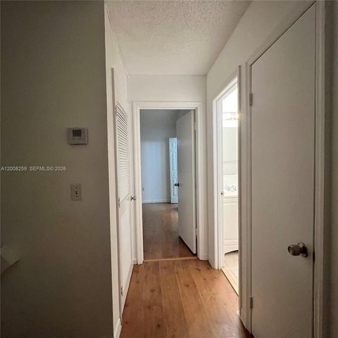 6235 SW Kendale Lakes Cir 239, Miami, FL 33183